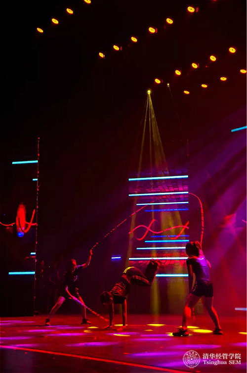 14 经管花绳队（本科及二学位） 《绳采飞扬》.webp_meitu_16.jpg