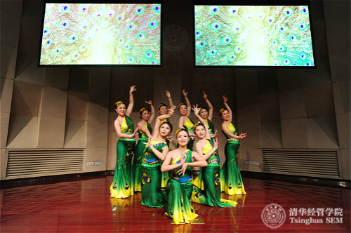 1517203789933039359.jpg 舞蹈队表演《舞韵瑜伽 彩云之南》_meitu_10.jpg